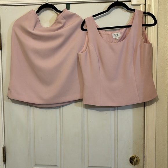 LE Suit - two piece skirt suit
S 12P - Picture 6 of 9